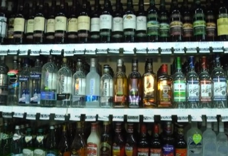 Купить алкоголь ночью в Петербурге сложнее, чем в Москве, Иваново и Брянске
