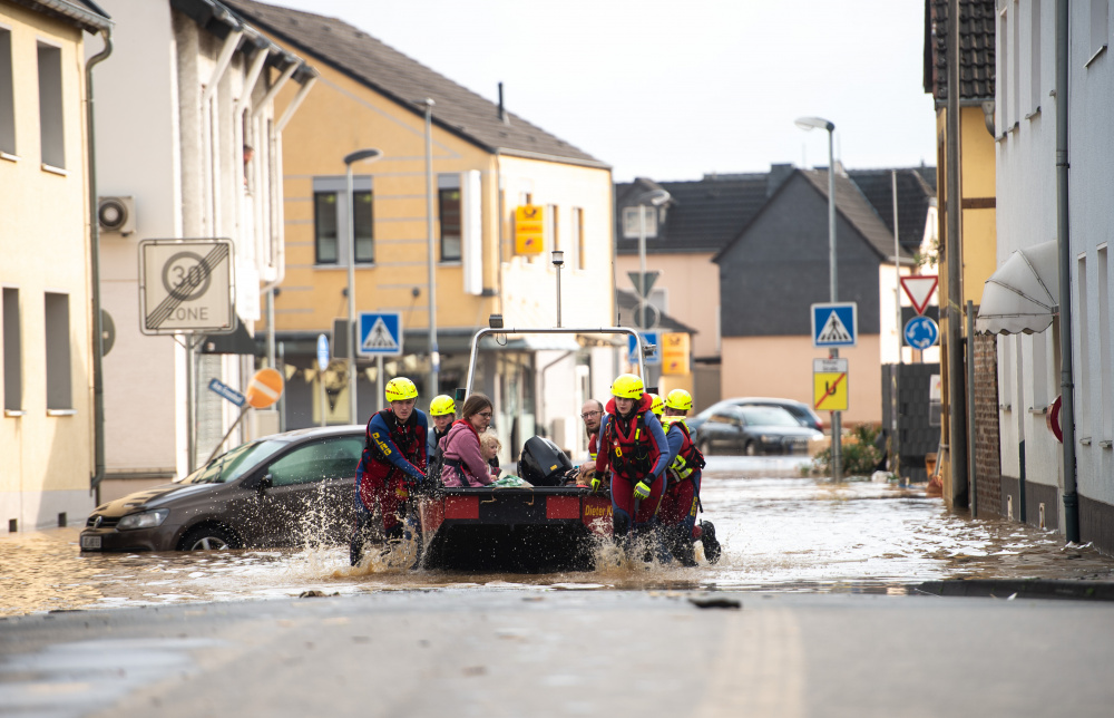 Число жертв наводнений в Германии выросло до 94