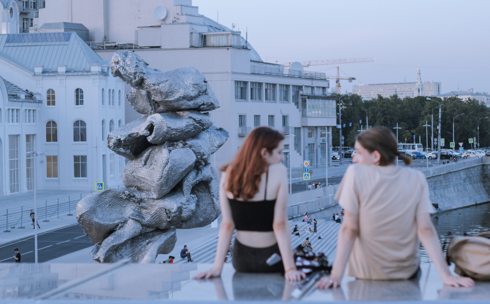 Артемий Лебедев возмутился реакцией россиян на скульптуру "Большая глина №4" в Москве