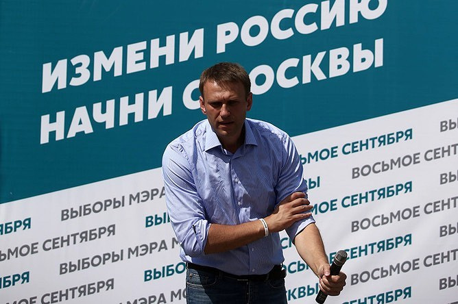 "Робот долго думает": Навальный прокомментировал задержку итогов выборов