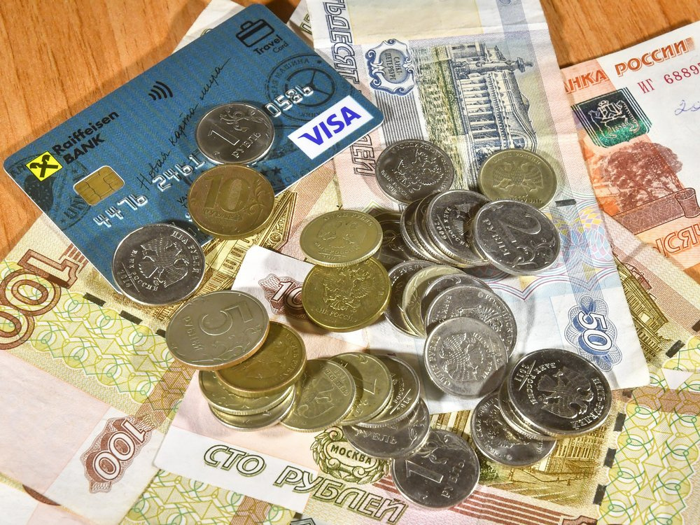 Правительство предложило поднять в новом году МРОТ до 13 617 рублей