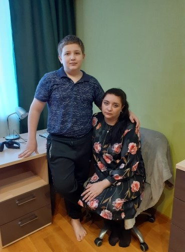 Мама Марка Кобленева, получившего от Путина квартиру, честно рассказала, как семья оказалась без жилья