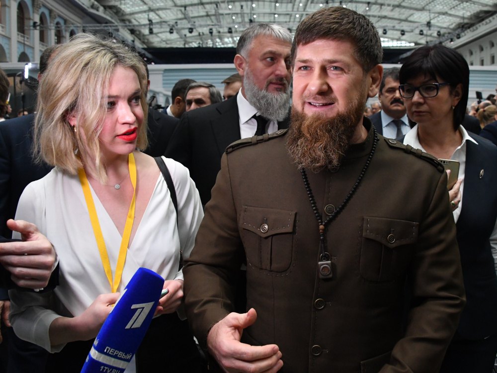 «Фантастическая» работа чеченских силовиков, нападение медика на журналистов, обеднение нищих и обогащение богатых: новости к полуночи 21 января