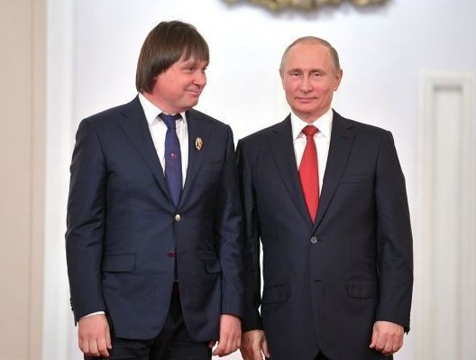 Евгений Покушалов с Владимиром Путиным  на вручении награды Госпремии