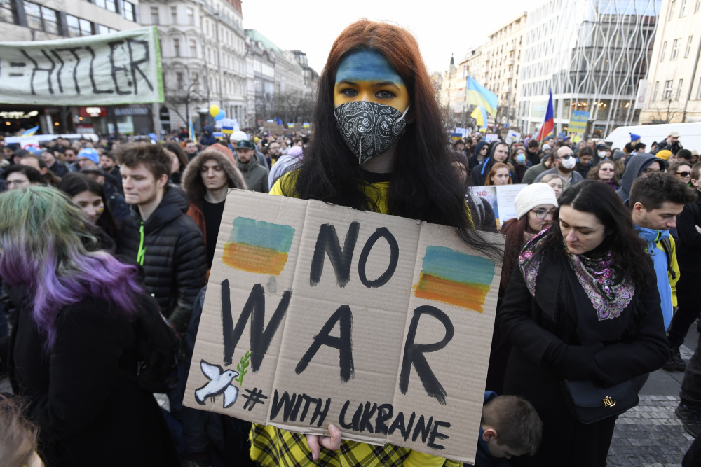Протесты в мире против военной операции России на Украине. Фотографии
