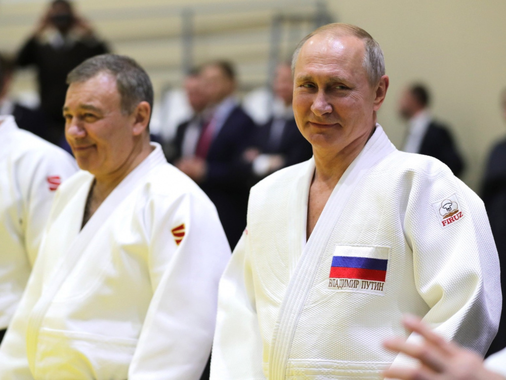 Международная федерация дзюдо приостановила статус Путина как почётного президента организации