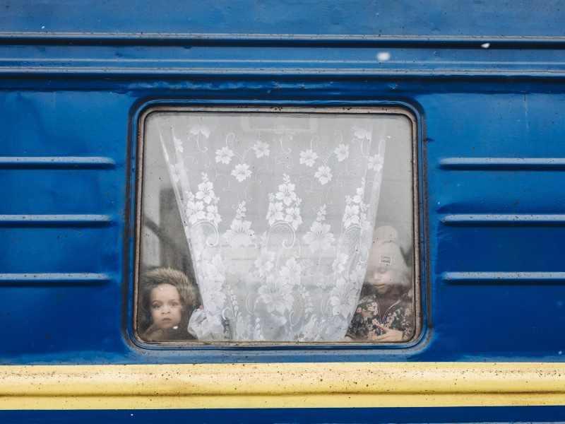 Российская сторона объявила о согласованном с Украиной режиме тишины для вывода мирных жителей из Мариуполя