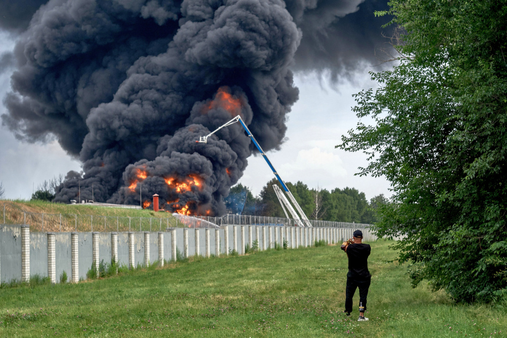 Пожар на нефтебазе в Воронеже
