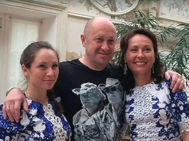 Евгений Пригожин с дочерью Полиной и женой Любовью