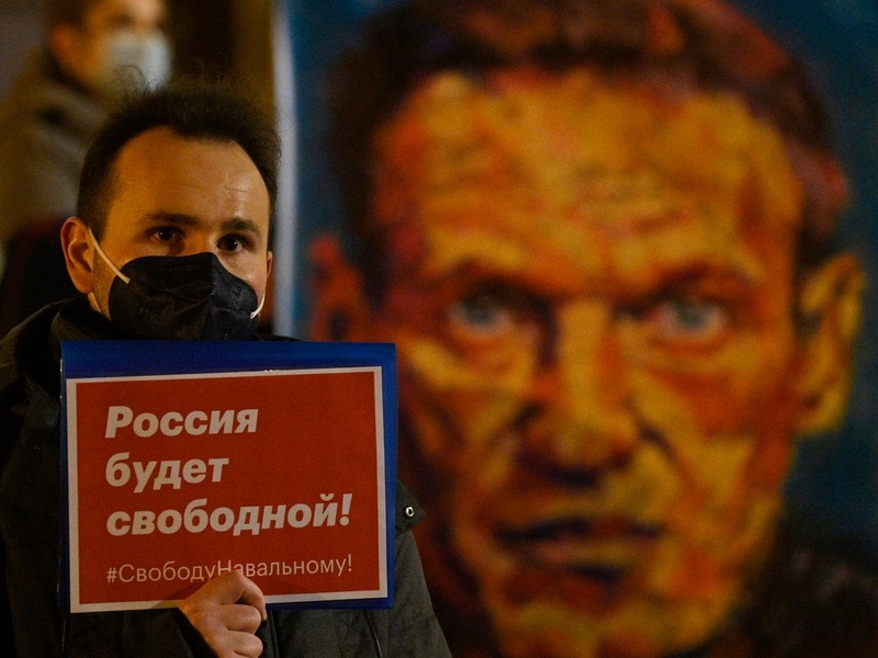 Немецкие депутаты отправили Навальному письмо. Они "полностью солидарны" с ним