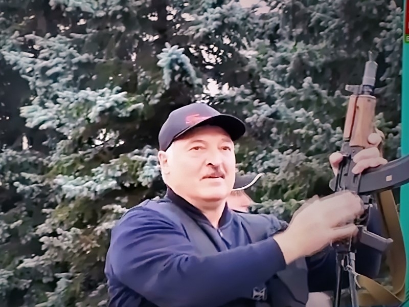 Лукашенко придумал, что делать, если его 