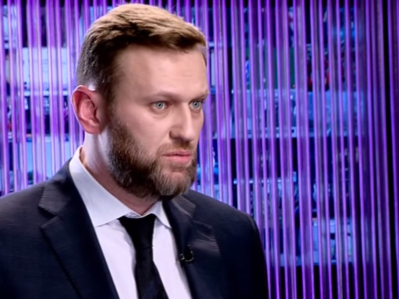 Источник "Известий" сообщил об отрицательном тесте Навального на коронавирус
