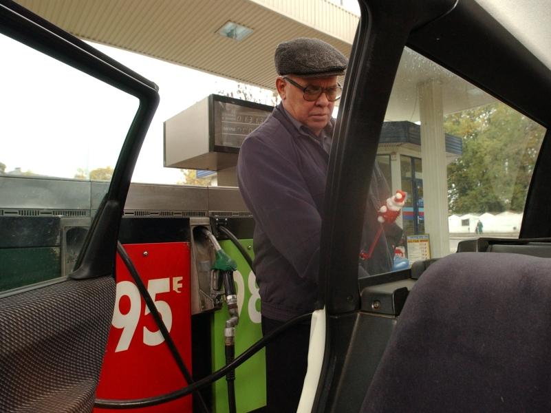 Эксперт о ценах на бензин: 