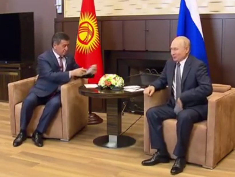 "Уважаемый Шарман Шарипович": Путин забыл имя главы Киргизии. Там сегодня выборы